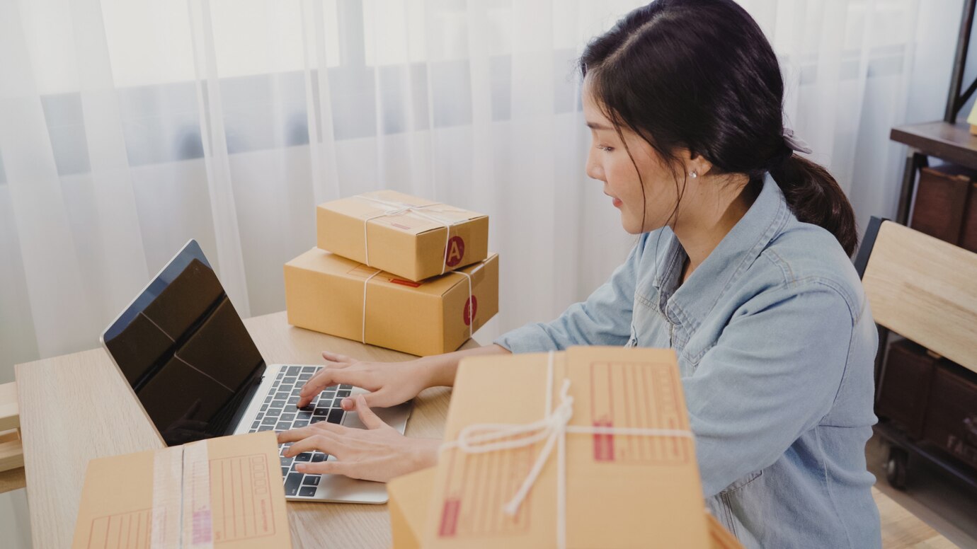 what is an ecommerce merchant