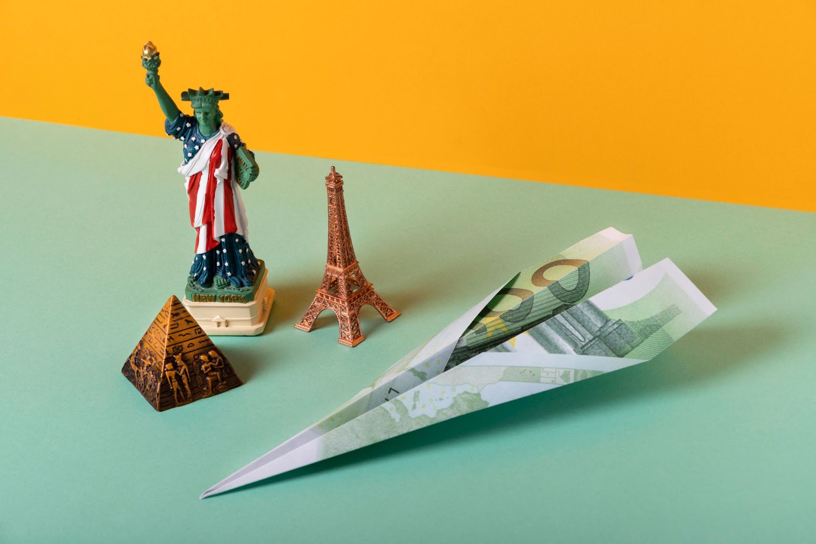 How Does Currency Exchange Work